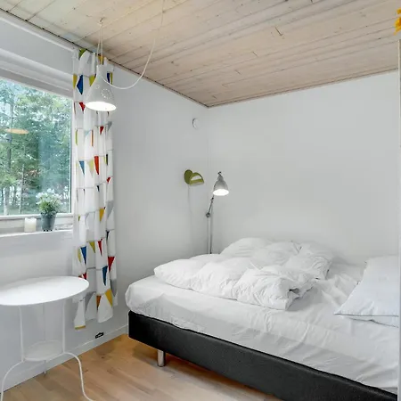 4 Bedroom Stunning In * Hals