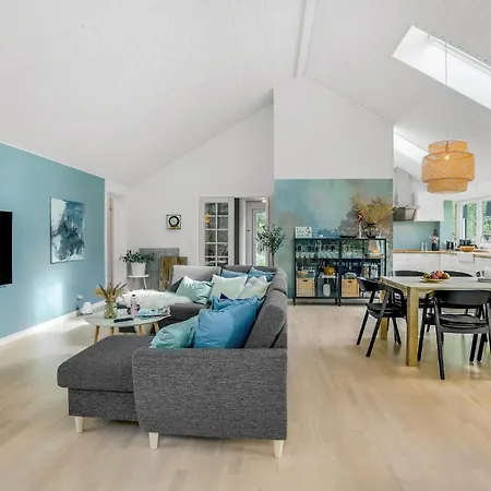 4 Bedroom Cozy In