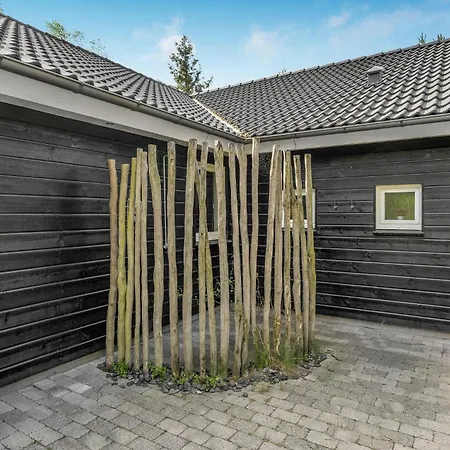 4 Bedroom Cozy In
