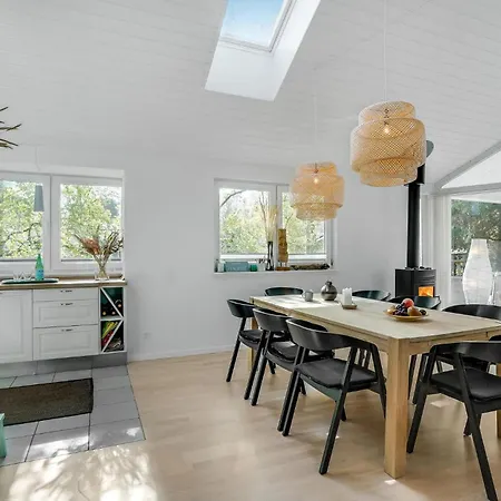 4 Bedroom Stunning In Hals