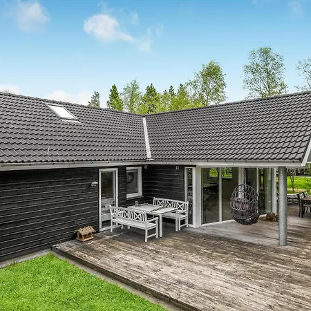 4 Bedroom Stunning In * Hals