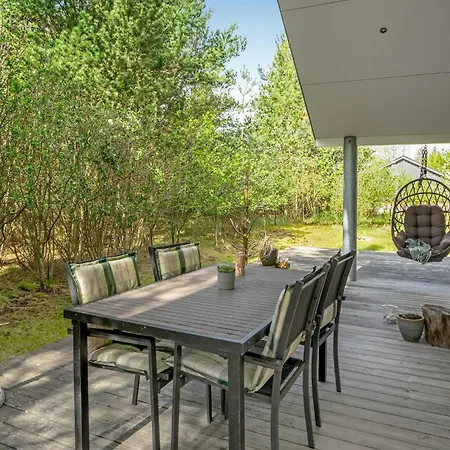 4 Bedroom Stunning In Prázdninový dům Hals